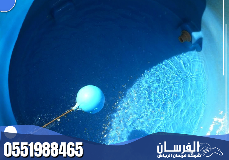 يهتم الفني بفحص الخزان قبل التنظيف لضمان عدم وجود تسريبات أو تلفيات تؤثر على الجودة.