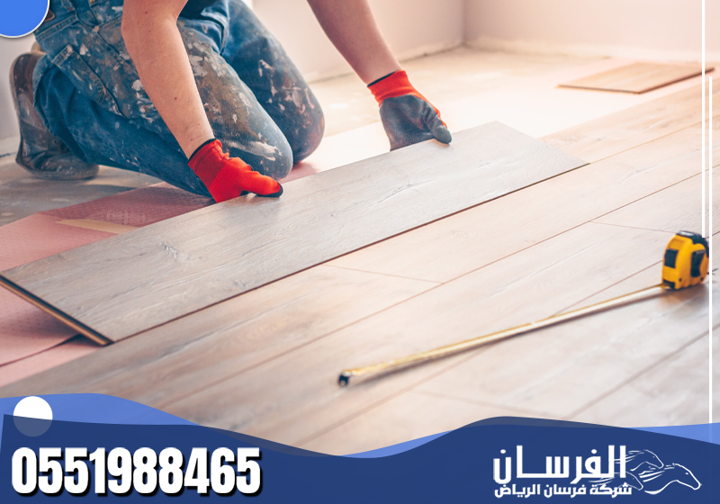 متخصص تركيب باركيه محترف بخبرة واسعة، يضمن تركيب دقيق ومثالي لكل أنواع الأرضيات مع تشطيب ممتاز ومظهر جذاب يدوم طويلاً.