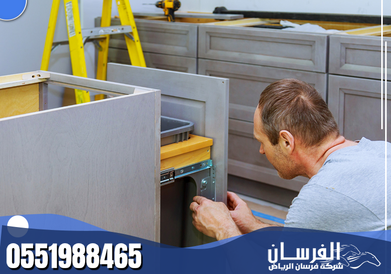 تنظيف مطابخ الالمنيوم بالرياض 0506747660 فرسان الرياض يعالج الفني تراكم الأوساخ في المداخن ويمنع انتشار الحشرات مثل الصراصير داخل المطابخ.