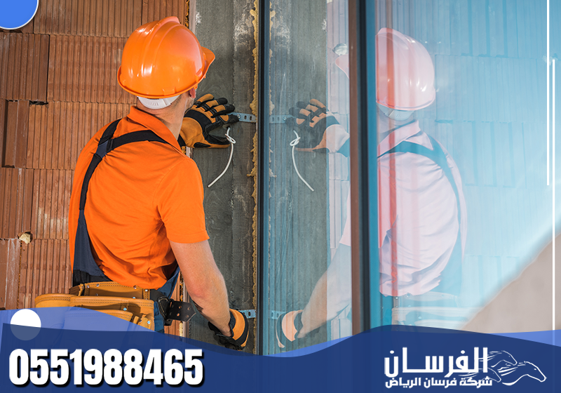 متخصص تركيب واجهات زجاجية متينة وذات تصميم جذاب