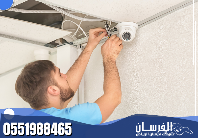 خبير في تركيب جميع أنواع كاميرات المراقبة بدقة واحترافية عالية.